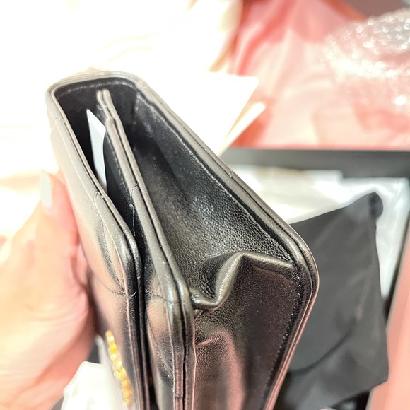 Chanel 19 wallet on chain - Picture 10 of 11